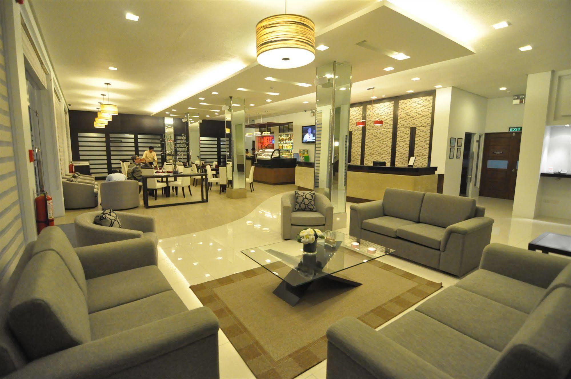 Casablanca Suites Legazpi Exterior foto