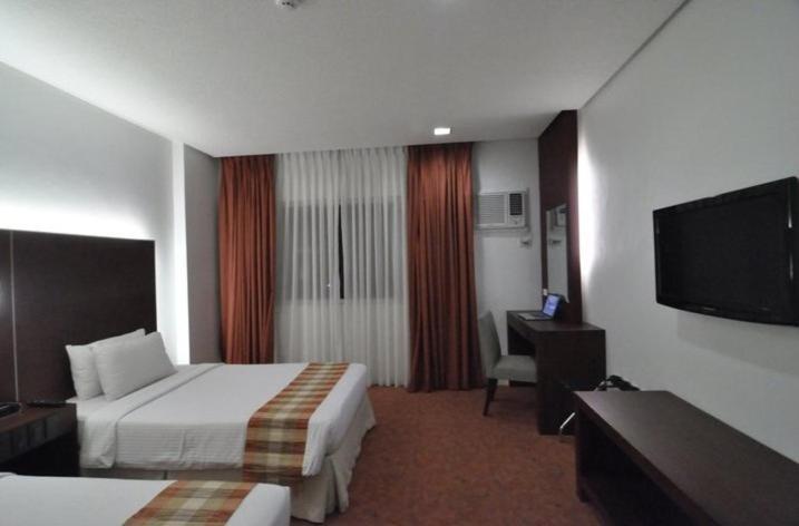 Casablanca Suites Legazpi Exterior foto